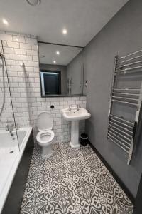 Luxury 2BR Apt Bricked Modern Apartments