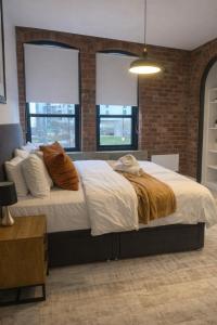 Luxury 2BR Apt Bricked Modern Apartments