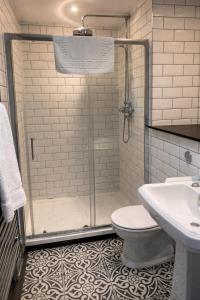 Luxury 2BR Apt Bricked Modern Apartments