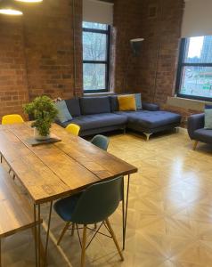 Luxury 2BR Apt Bricked Modern Apartments