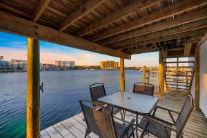 The Boat House - Waterfront Home with Private Dock