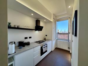 Modern Apartment - 5 Min to Beach & Port