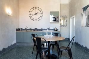 Palazzo Vitiello - Donna Emilia, view of Vesuvius