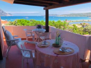 Bilocale degli Oleandri vista mare Porto Taverna