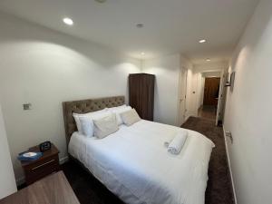 MediaCityUK - 2 Bedroom Modern Apartment