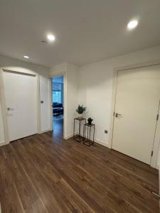 MediaCityUK - 2 Bedroom Modern Apartment