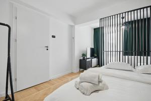 The Palm with city view