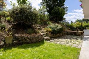 Garden Suite Suresnes 5 persons 2 BR near La Defense