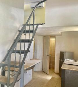 Apartamento muy rústico segundo piso, a sólo 100 metros de la playa