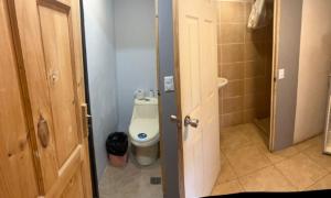 Apartamento muy rústico segundo piso, a sólo 100 metros de la playa