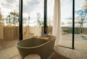 Mist - Mirror Cabin, View , Pool, Grill, Fire pit