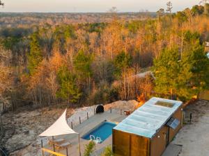 Dew - Glass Cabin, Pool, HI-VIEW, fire pit, grill