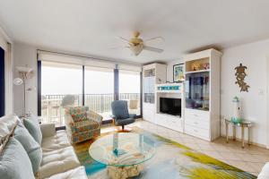 Beachside Corner 3BR with Gulf View, Pools, Tennis