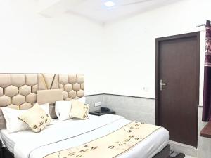 Hotel Royal Palace - Near new delhi railway station By Windson Hospitality