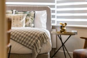 Stunning Boho Flat 2 min from station