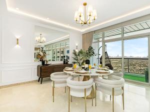 Kensington 2BR and Maid Luxurious flat in JLT