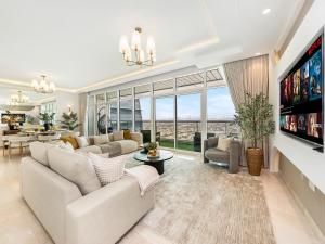 Kensington 2BR and Maid Luxurious flat in JLT