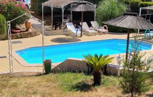 15mn de Cannes, Villa la Soleiade , Gites , type T2, clim, piscine, parking au Lac de Saint-Cassien VAR