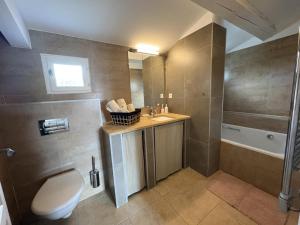 Cozy House with Garden, 3 Bedrooms & PMR Comfort