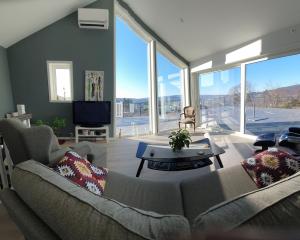 Flott leilighet 3 soverom, stue, kjøkken eget bad Egen uteplass