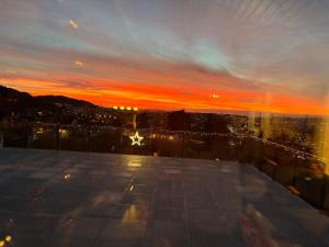 Flott leilighet 3 soverom, stue, kjøkken eget bad Egen uteplass