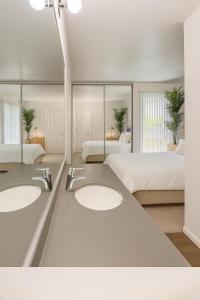 Hollywood Hills Haven - Resort Living Near Universal Studios & Warner Bros