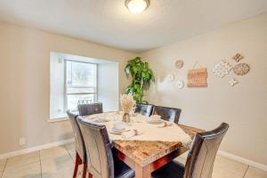 Game Room, Hot Tub! Family Home 5 Mi to SeaWorld