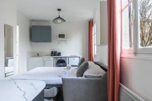 Spacious 1-Bedroom Apartment for 4, 15 min from Gare de Lyon, 3-Star Comfort