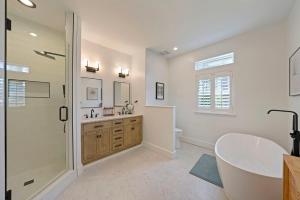 Whispering Dunes - Beach Cottage with Private Pool & Golf Cart