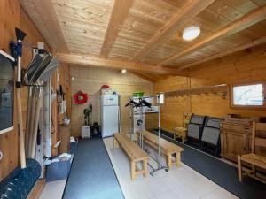 Confortable chalet 12 personnes avec WiFi et parking, près des pistes - FR-1-733-25
