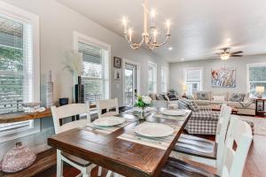 Steps to Sand! Family-Friendly Long Beach Escape