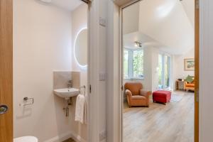 4 Bed in Water Yeat oc-c30989