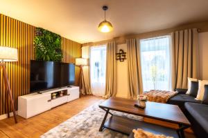 Open Mind Property- Hot tub, Sauna & Free Parking