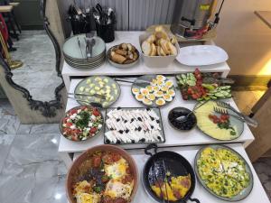 Grand Rafinn Boutique Hotel