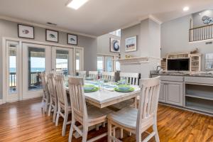 Tidal Wave - 2636 Bienville