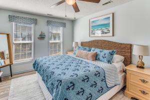 Golf Cart and Pool Access! Condo in Myrtle Beach