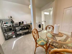 Easy Rodeo & World Cup Access - HUGE 1BR - Heart of Montrose