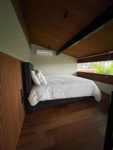 Mansão de Luxo em Praia do Forte com Acesso à Praia