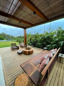 Mansão de Luxo em Praia do Forte com Acesso à Praia