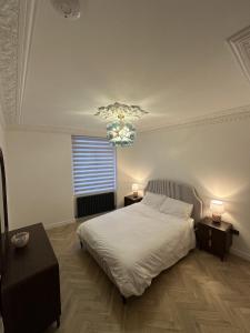 Unique 3600 sq ft Luxury 4-Bed Richmond Hill Home