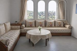 Sea, Mountain & Forest Views