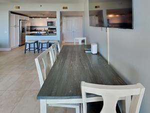 Palisade Palms TW1012 - Sea Escape