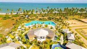 Casa de Luxo com Jacuzzi aquecida e 3 quartos na Praia do Forte, Condomínio Clube com estrutura completa, Academia, Restaurante, Brinquedoteca e muito mais