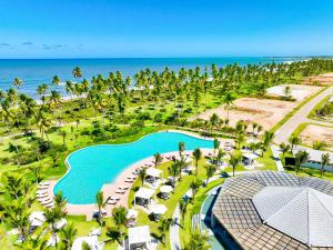 Casa de Luxo com Jacuzzi aquecida e 3 quartos na Praia do Forte, Condomínio Clube com estrutura completa, Academia, Restaurante, Brinquedoteca e muito mais