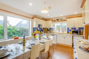 4 Bed in Abersoch oc-pelydr