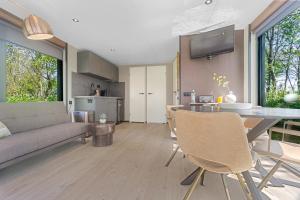 Houseboats Pean-buiten Weidum