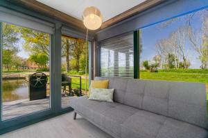 Houseboats Pean-buiten Weidum