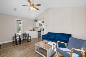 Pelican Cove- Family friendly Pet friendly Large yard Firepit WIFI