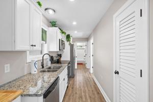 Pelican Cove- Family friendly Pet friendly Large yard Firepit WIFI