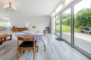 3 Bed in Stepaside oc-h32040